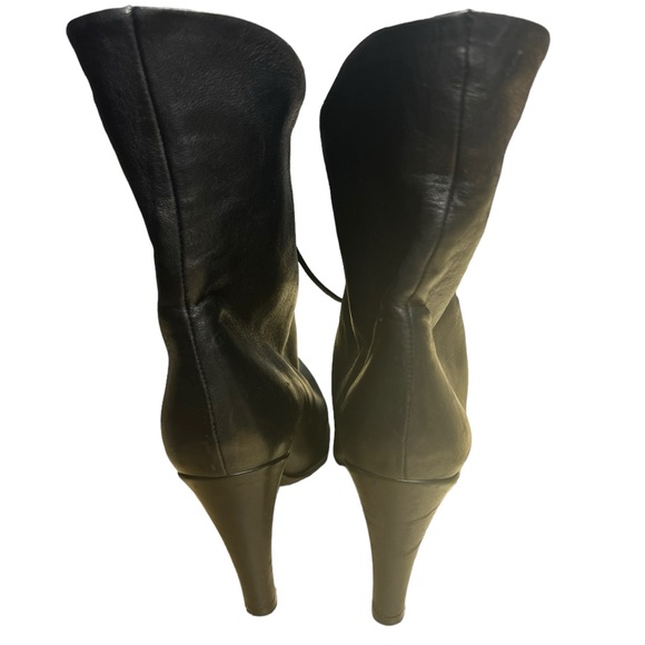 Sigerson Morrison high flap heel point toe booty in black leather size 9.5 - Picture 5 of 7